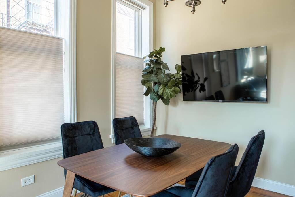 Getaway In The Heart Of Pilsen Chicago Apartment ภายนอก รูปภาพ