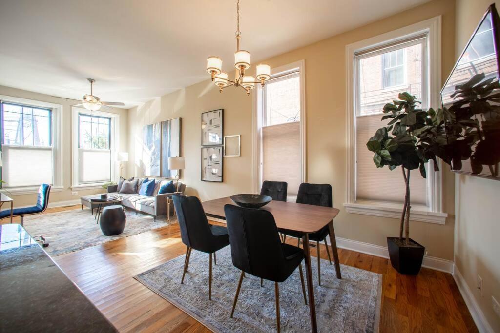 Getaway In The Heart Of Pilsen Chicago Apartment ภายนอก รูปภาพ